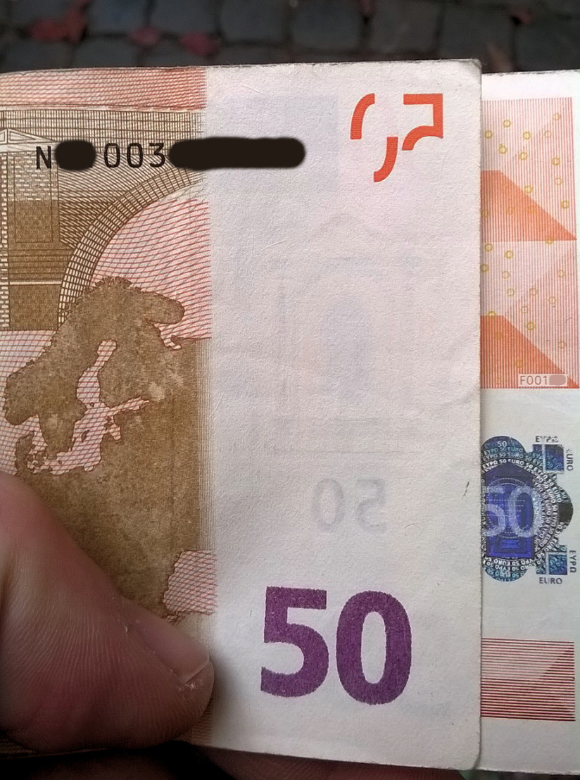 Vecchia 50 euro austriaca (seriale nascosto).jpg