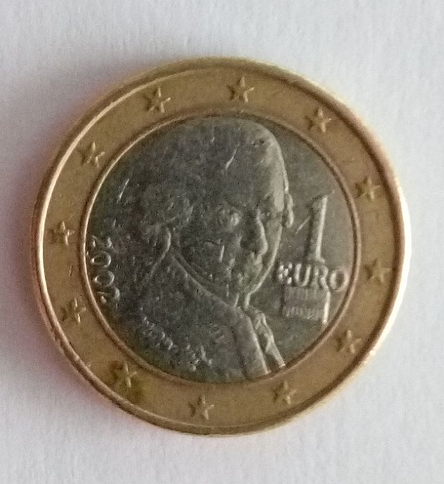 2002 AT 1€