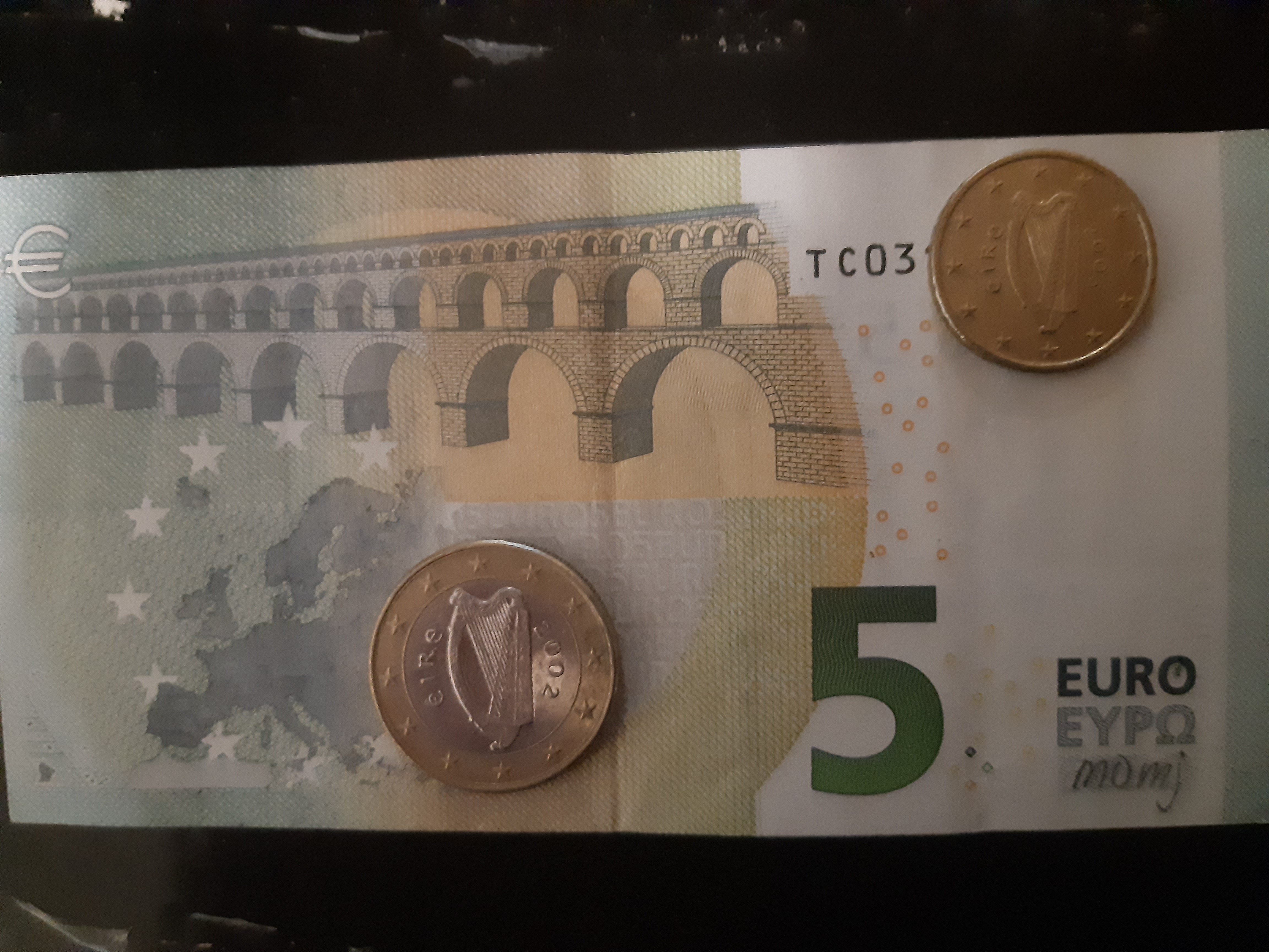 5€ T/T "momj"