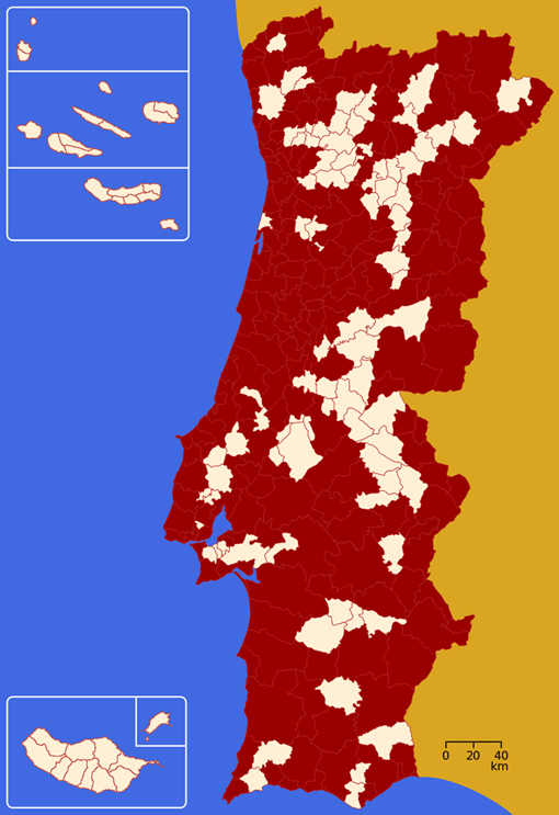 Agora em formato png otimizado e com o Montijo corrigido, pois só tinha pintado uma das duas partes do concelho.