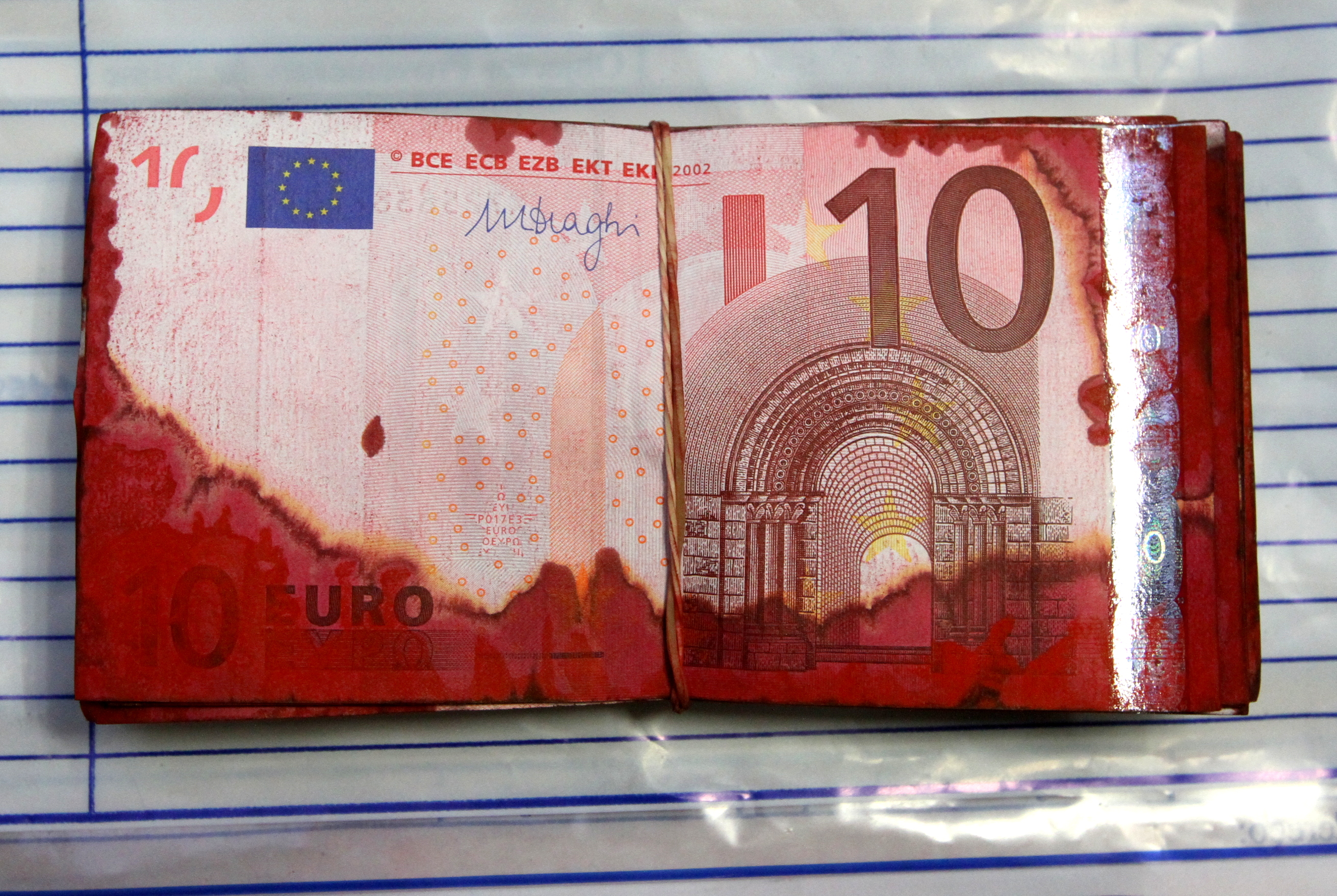 10_euro_notes_from_an_ATM_robbery.jpg