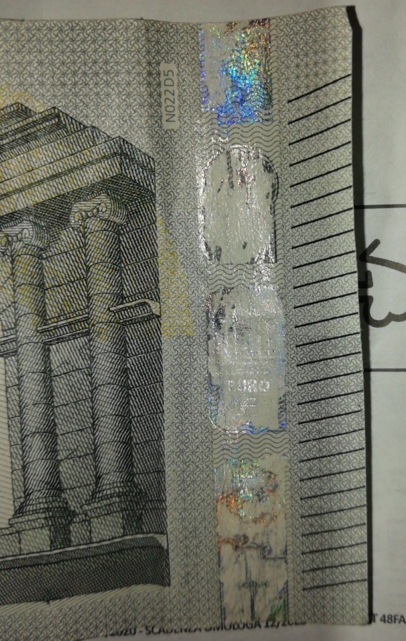 banconota_banda_metallica_grattata.jpg