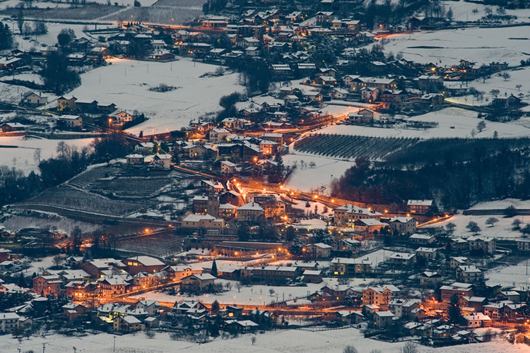 Veduta notturna di Saint-Christophe (AO)