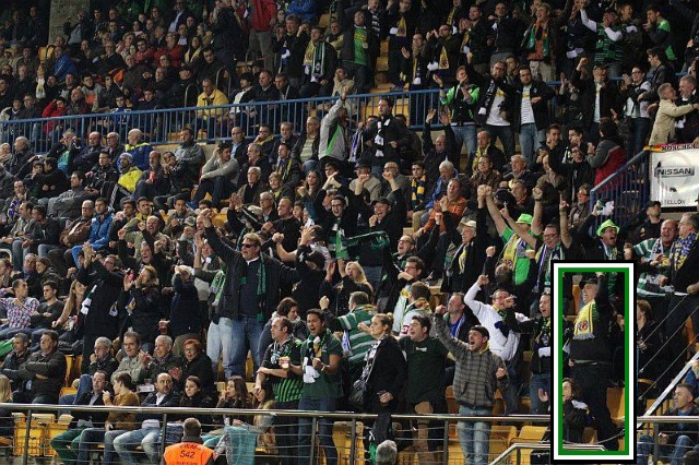 Miles66 im Borussia Mönchengladbach Fanblock im Stadion "El Madrigal" (FC Villarreal) - "Schwarz-Weiss-Grün bis in den Tod ..."<br />Es fiel gerade das 2:2 in der 65. Minute  -->  http://www.ran.de/fussball/europa-league/video/villarreal-gladbach-2-2-xhaka-clip<br /><br />Miless in the stadium "El Madrigal" (FC Villarreal) with other Borussia Monchengladbach Fans